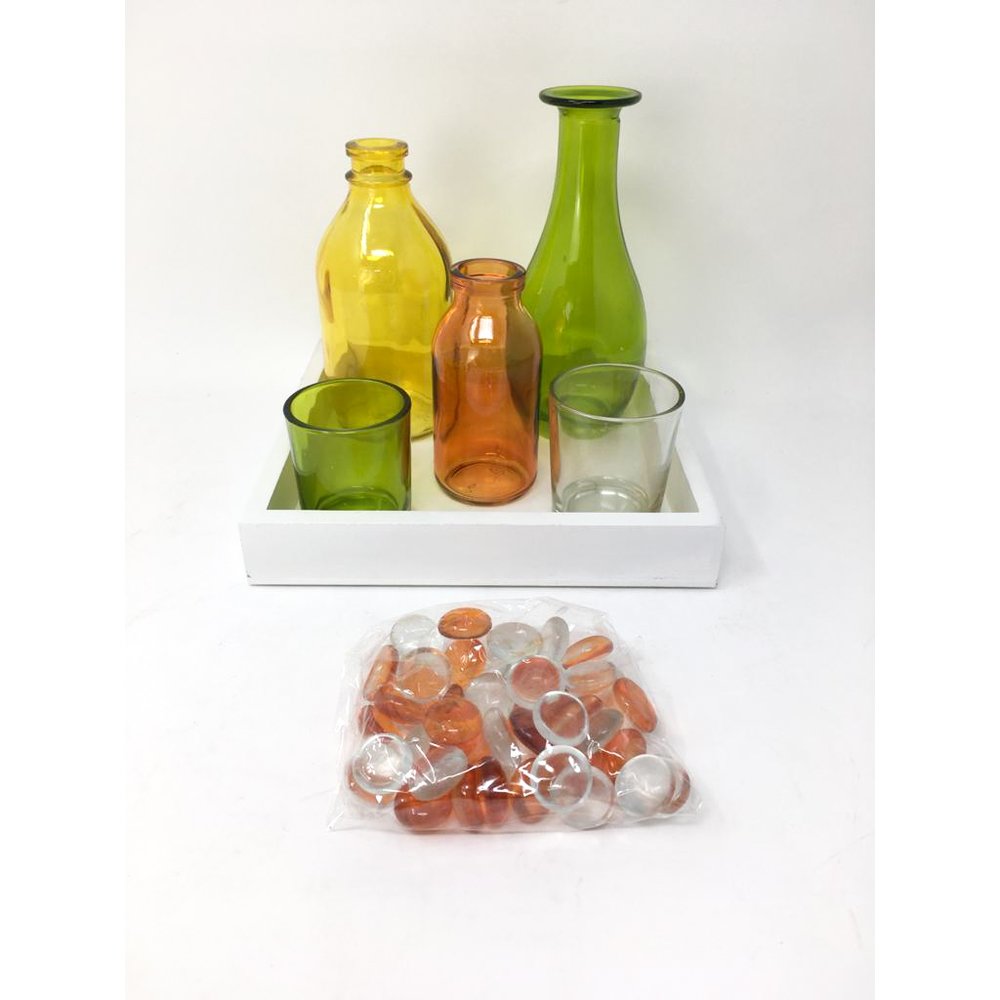 Flaschen im Holzkasten und Dekosteine Glassteine Tischdeko Glasdeko 