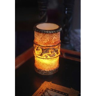 LED-Leuchtkerze mit Echtwachs flackernd gothische Ornamente Timer ca.15 x 9 cm
